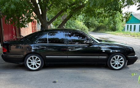 Mercedes-Benz E-Класс, 1997 год, 540 000 рублей, 4 фотография