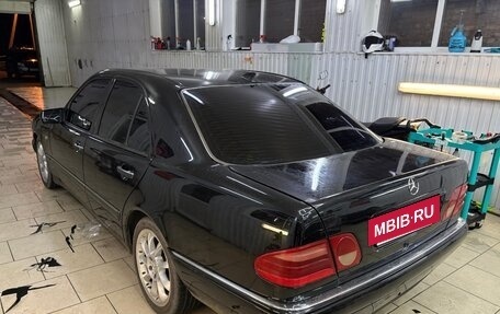 Mercedes-Benz E-Класс, 1997 год, 540 000 рублей, 20 фотография