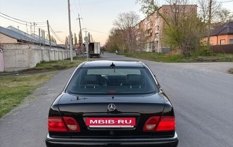 Mercedes-Benz E-Класс, 1997 год, 540 000 рублей, 24 фотография