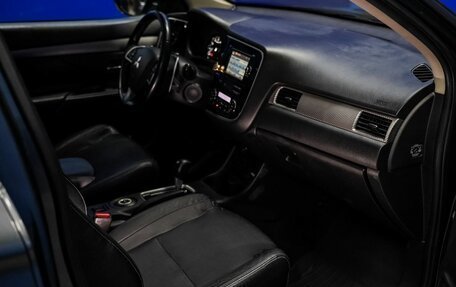 Mitsubishi Outlander III рестайлинг 3, 2014 год, 1 370 000 рублей, 13 фотография
