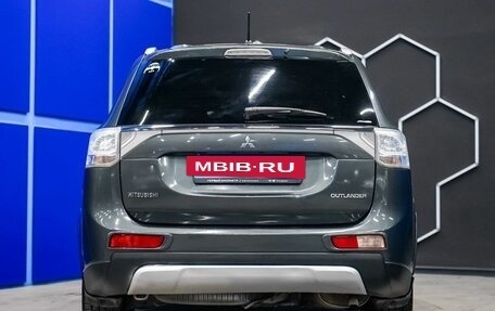 Mitsubishi Outlander III рестайлинг 3, 2014 год, 1 370 000 рублей, 8 фотография