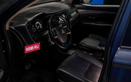 Mitsubishi Outlander III рестайлинг 3, 2014 год, 1 370 000 рублей, 11 фотография