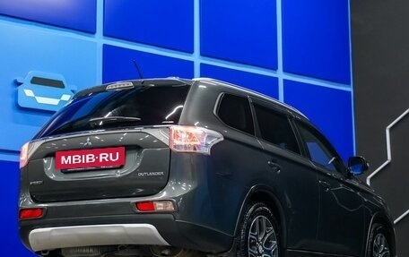 Mitsubishi Outlander III рестайлинг 3, 2014 год, 1 370 000 рублей, 6 фотография