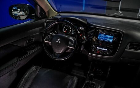 Mitsubishi Outlander III рестайлинг 3, 2014 год, 1 370 000 рублей, 23 фотография