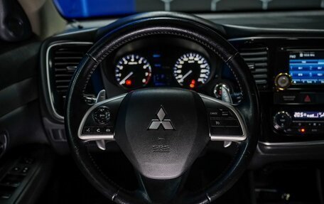 Mitsubishi Outlander III рестайлинг 3, 2014 год, 1 370 000 рублей, 24 фотография