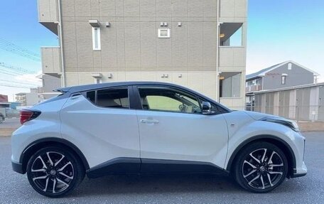 Toyota C-HR I рестайлинг, 2022 год, 1 799 000 рублей, 6 фотография