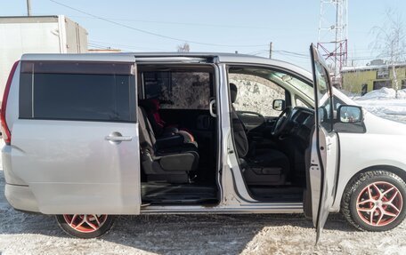 Nissan Serena III, 2009 год, 800 000 рублей, 17 фотография