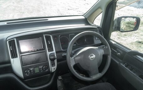 Nissan Serena III, 2009 год, 800 000 рублей, 15 фотография