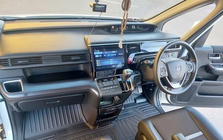 Honda Stepwgn IV, 2021 год, 1 970 000 рублей, 12 фотография