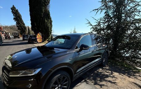 Volkswagen Touareg III, 2018 год, 2 990 000 рублей, 2 фотография