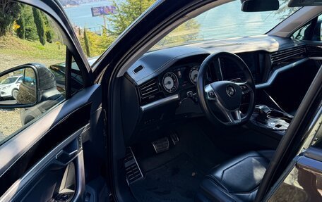 Volkswagen Touareg III, 2018 год, 2 990 000 рублей, 9 фотография