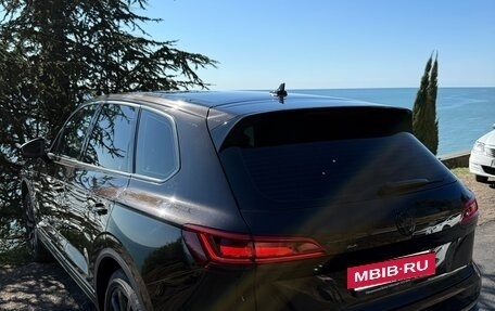 Volkswagen Touareg III, 2018 год, 2 990 000 рублей, 6 фотография