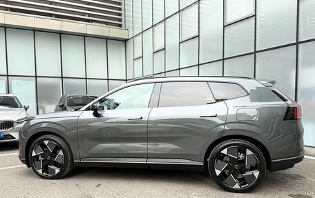 Volvo XC70, 2025 год, 6 480 000 рублей, 6 фотография