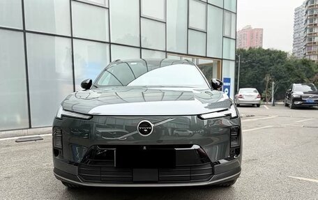 Volvo XC70, 2025 год, 6 480 000 рублей, 2 фотография