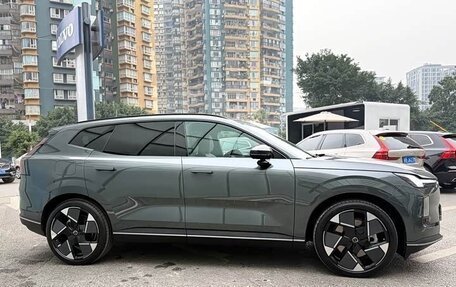 Volvo XC70, 2025 год, 6 480 000 рублей, 5 фотография