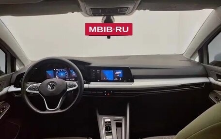 Volkswagen Golf VIII, 2023 год, 1 585 000 рублей, 7 фотография