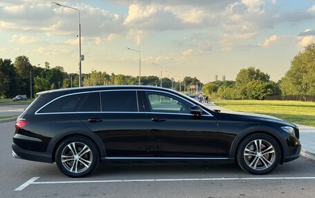 Mercedes-Benz E-Класс, 2019 год, 4 400 000 рублей, 4 фотография