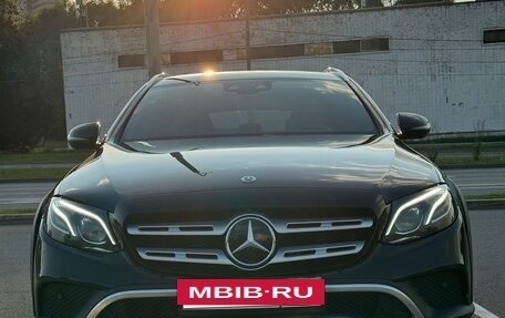 Mercedes-Benz E-Класс, 2019 год, 4 400 000 рублей, 2 фотография