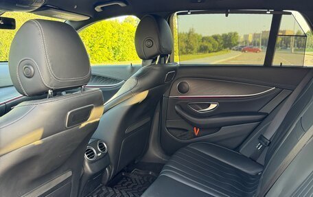 Mercedes-Benz E-Класс, 2019 год, 4 400 000 рублей, 14 фотография