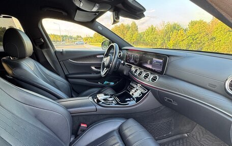 Mercedes-Benz E-Класс, 2019 год, 4 400 000 рублей, 10 фотография