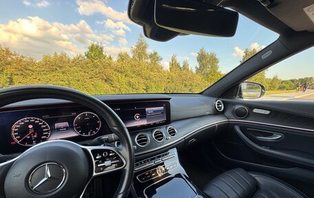 Mercedes-Benz E-Класс, 2019 год, 4 400 000 рублей, 13 фотография