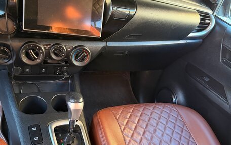 Toyota Hilux VIII, 2018 год, 4 300 000 рублей, 7 фотография