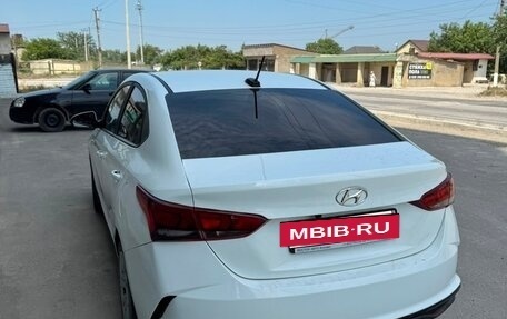 Hyundai Solaris II рестайлинг, 2021 год, 1 200 000 рублей, 3 фотография