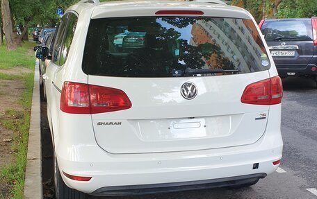 Volkswagen Sharan II, 2013 год, 1 290 000 рублей, 4 фотография