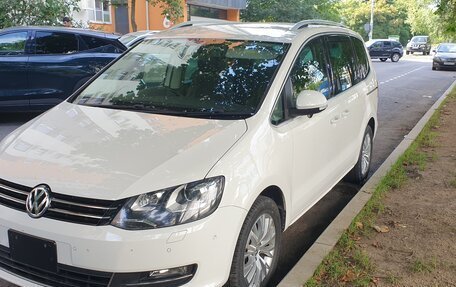 Volkswagen Sharan II, 2013 год, 1 290 000 рублей, 3 фотография