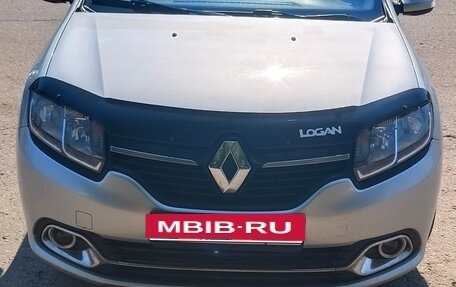 Renault Logan II, 2015 год, 800 000 рублей, 4 фотография