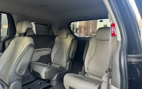 KIA Carnival, 2020 год, 3 850 000 рублей, 27 фотография