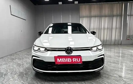 Volkswagen Golf VIII, 2023 год, 1 800 000 рублей, 2 фотография