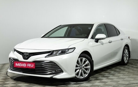 Toyota Camry, 2018 год, 2 319 000 рублей, 2 фотография