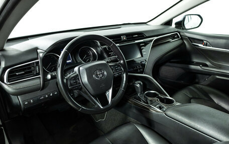 Toyota Camry, 2018 год, 2 319 000 рублей, 12 фотография