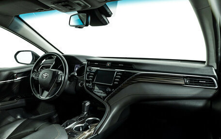 Toyota Camry, 2018 год, 2 319 000 рублей, 10 фотография