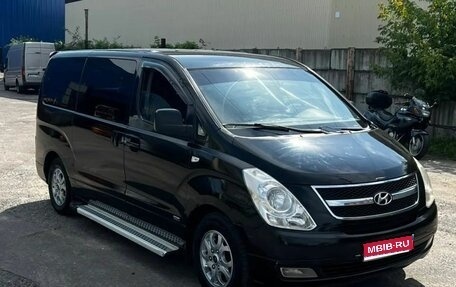 Hyundai Grand Starex Grand Starex I рестайлинг 2, 2011 год, 900 000 рублей, 1 фотография