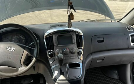 Hyundai Grand Starex Grand Starex I рестайлинг 2, 2011 год, 900 000 рублей, 14 фотография