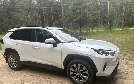 Toyota RAV4, 2022 год, 3 000 000 рублей, 3 фотография