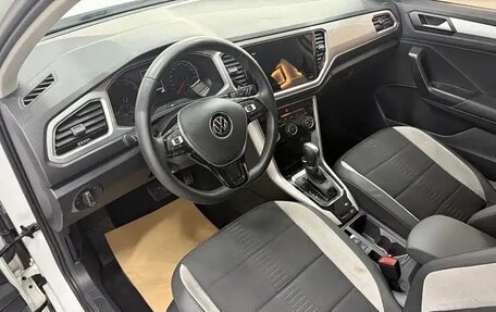 Volkswagen T-Roc I, 2022 год, 1 297 000 рублей, 5 фотография