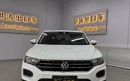 Volkswagen T-Roc I, 2022 год, 1 297 000 рублей, 2 фотография