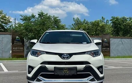 Toyota RAV4, 2018 год, 1 706 000 рублей, 2 фотография