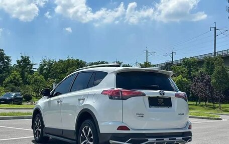 Toyota RAV4, 2018 год, 1 706 000 рублей, 3 фотография