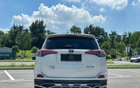 Toyota RAV4, 2018 год, 1 706 000 рублей, 4 фотография