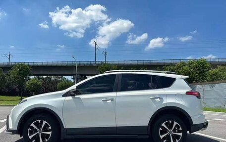 Toyota RAV4, 2018 год, 1 706 000 рублей, 6 фотография