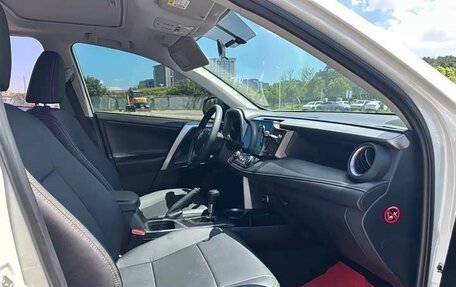 Toyota RAV4, 2018 год, 1 706 000 рублей, 10 фотография