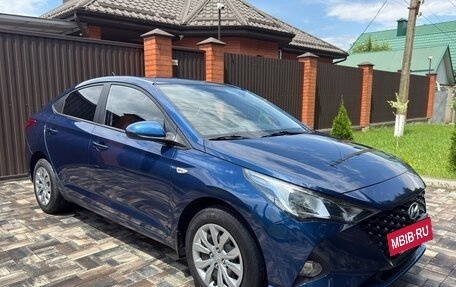 Hyundai Solaris II рестайлинг, 2022 год, 1 640 000 рублей, 8 фотография