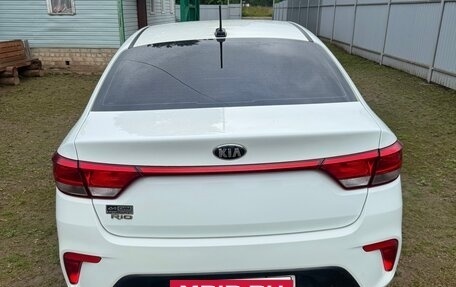 KIA Rio IV, 2018 год, 1 120 000 рублей, 3 фотография