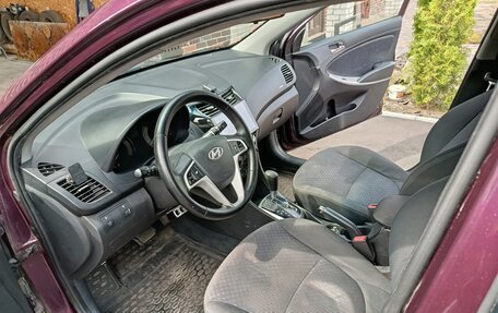 Hyundai Solaris II рестайлинг, 2012 год, 650 000 рублей, 9 фотография