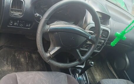 Mitsubishi Carisma I, 2001 год, 175 000 рублей, 8 фотография