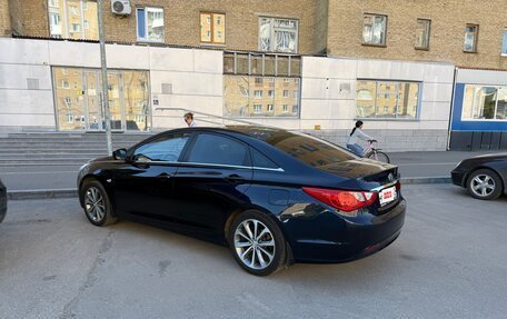 Hyundai Sonata VI, 2011 год, 1 300 000 рублей, 4 фотография